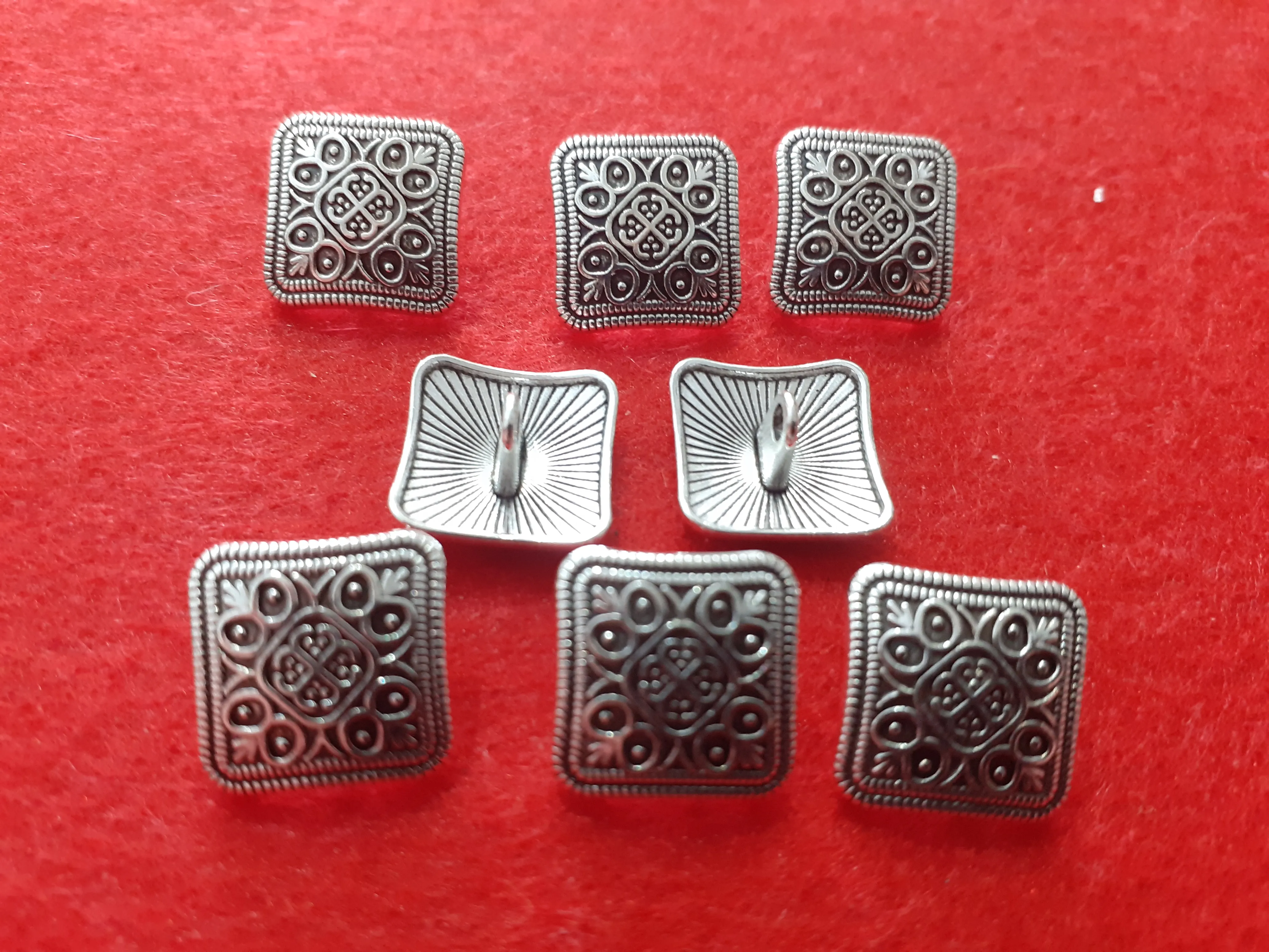 Nasturi metal image