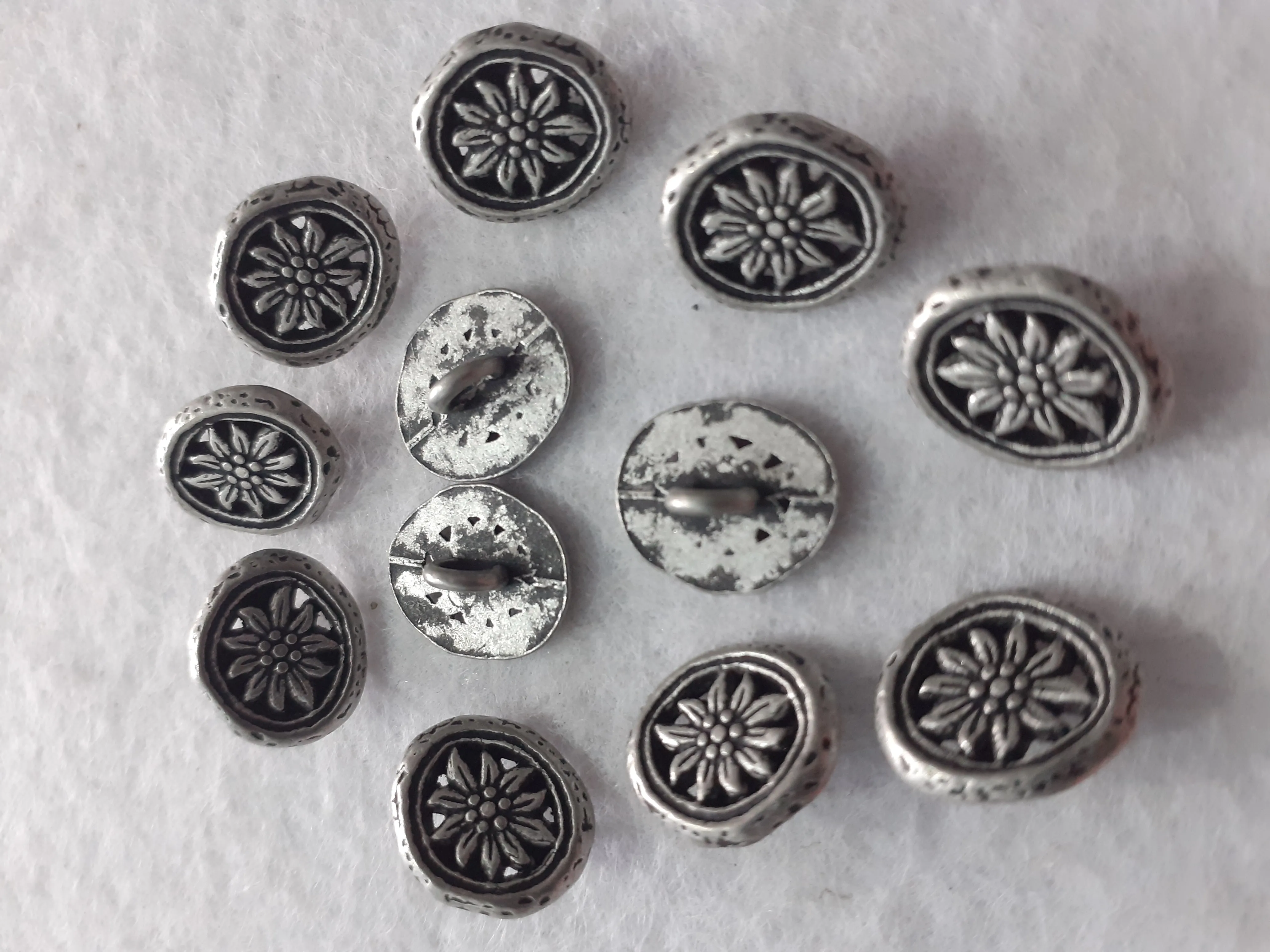 Nasturi metal image