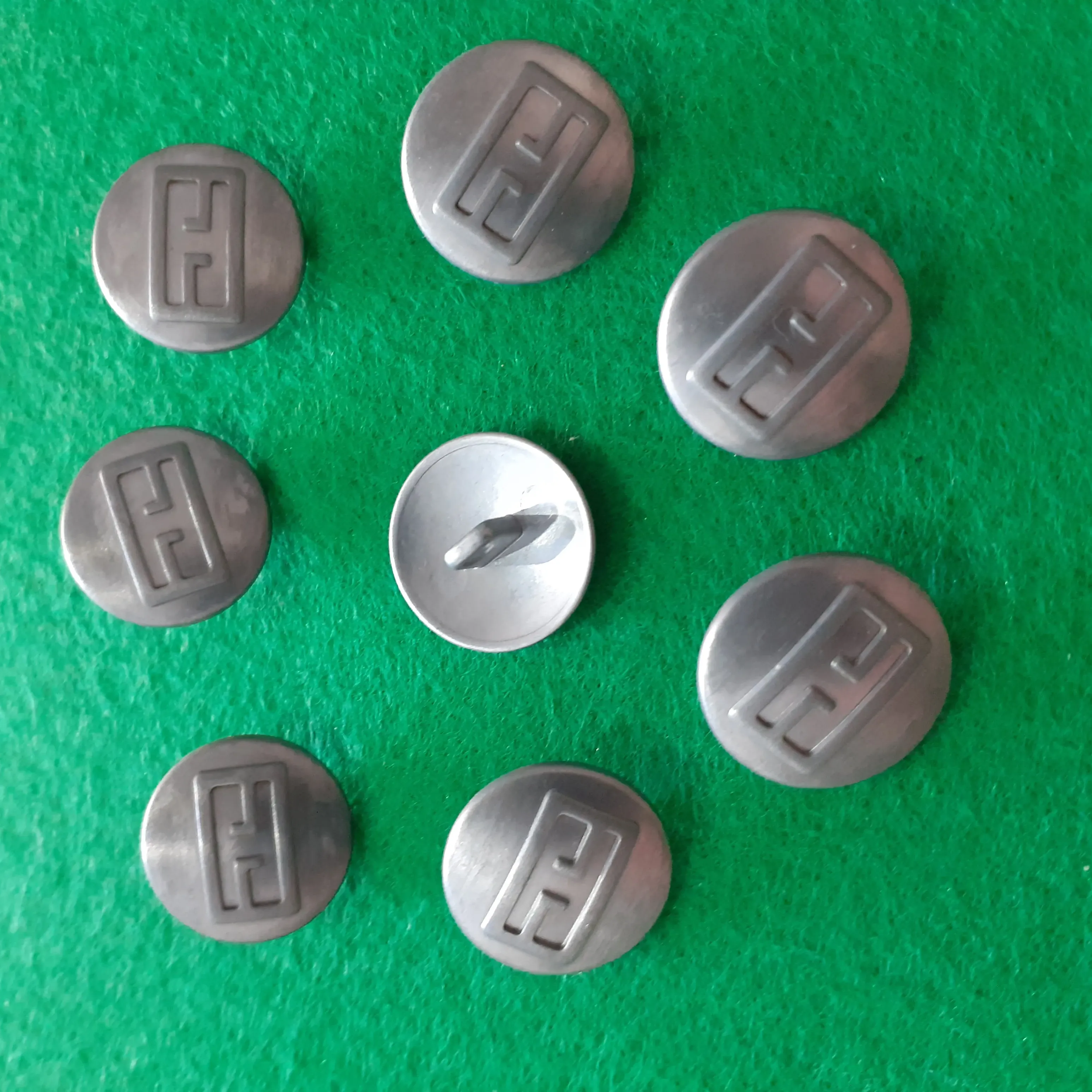 Nasturi de metal image