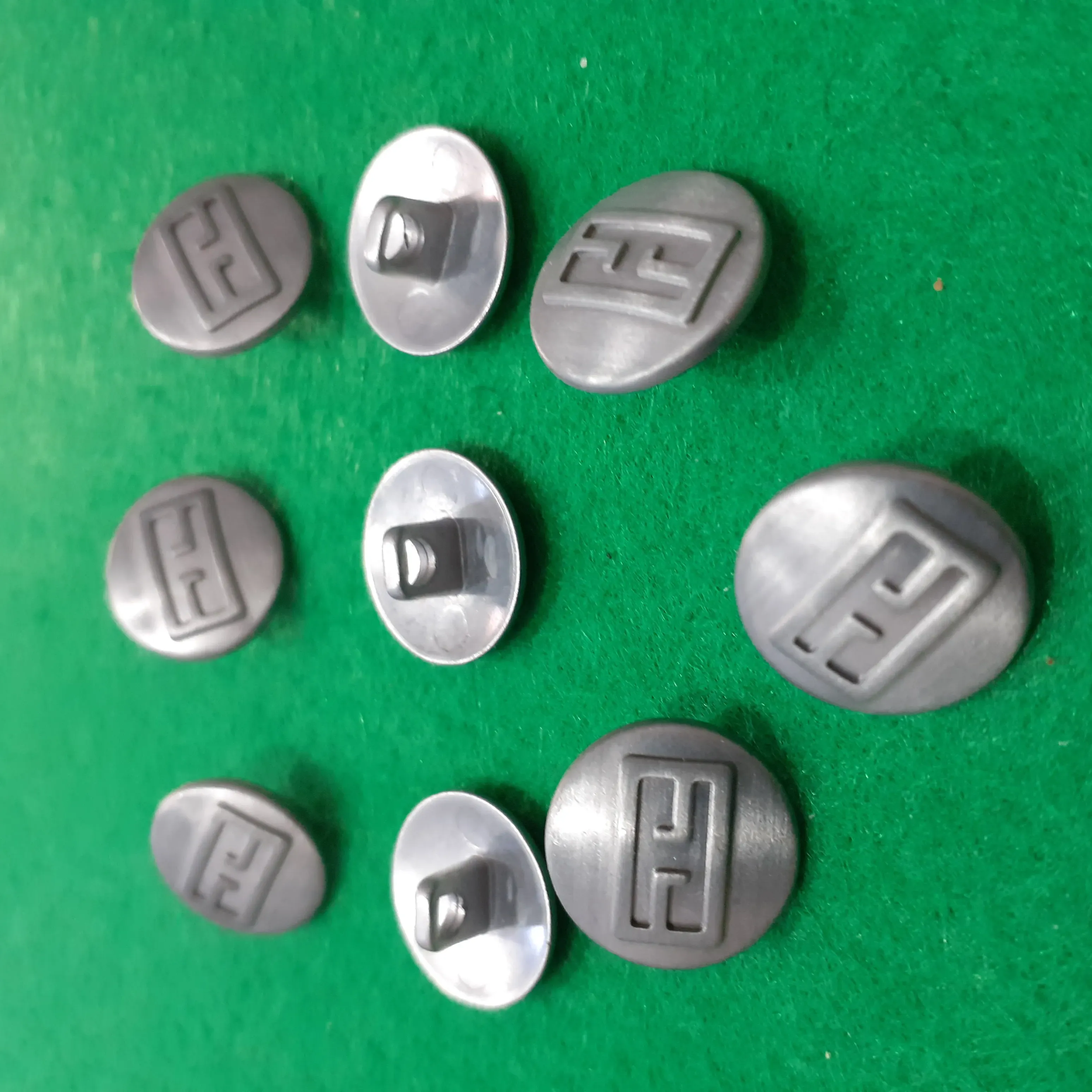 Nasturi de metal image