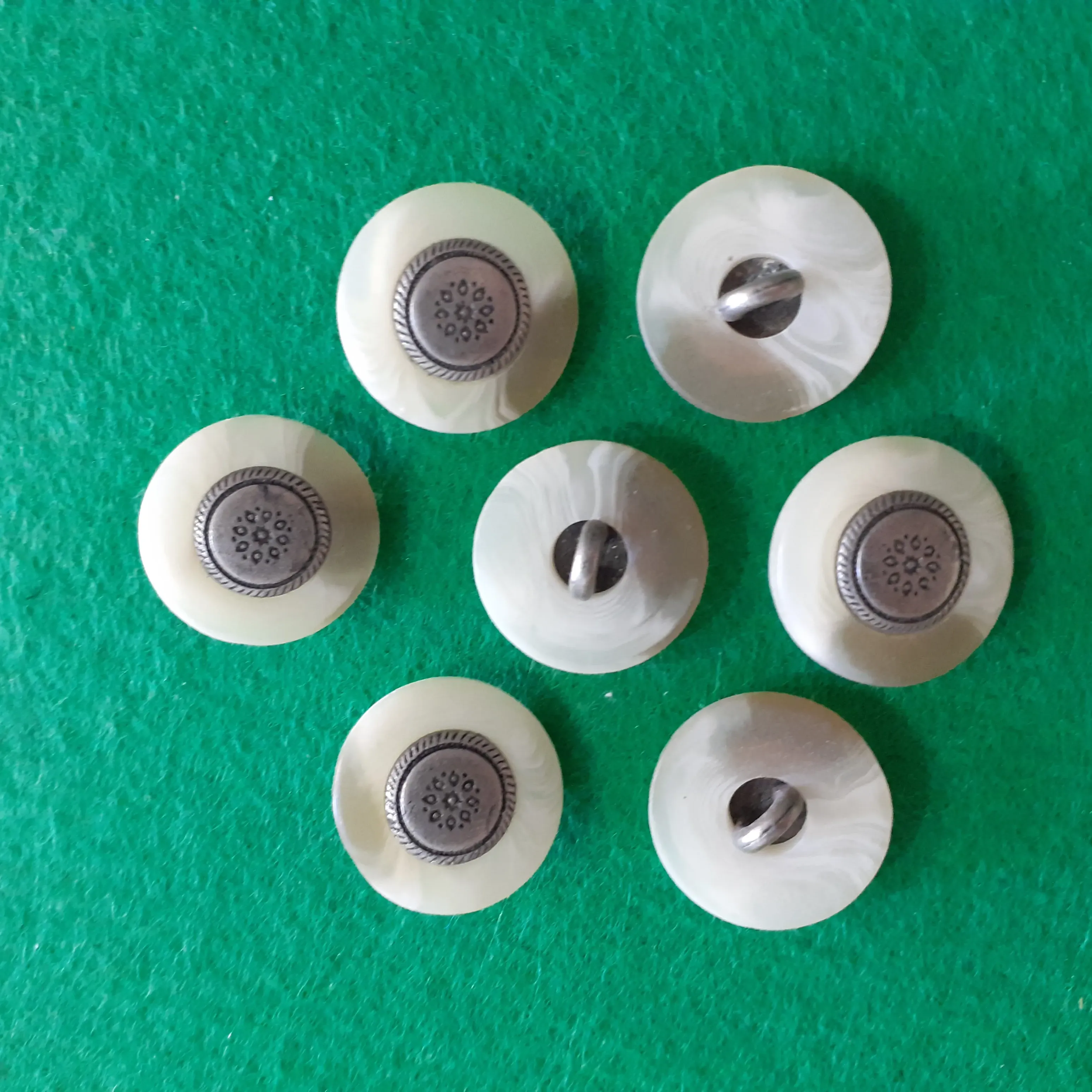 Nasturi de metal image