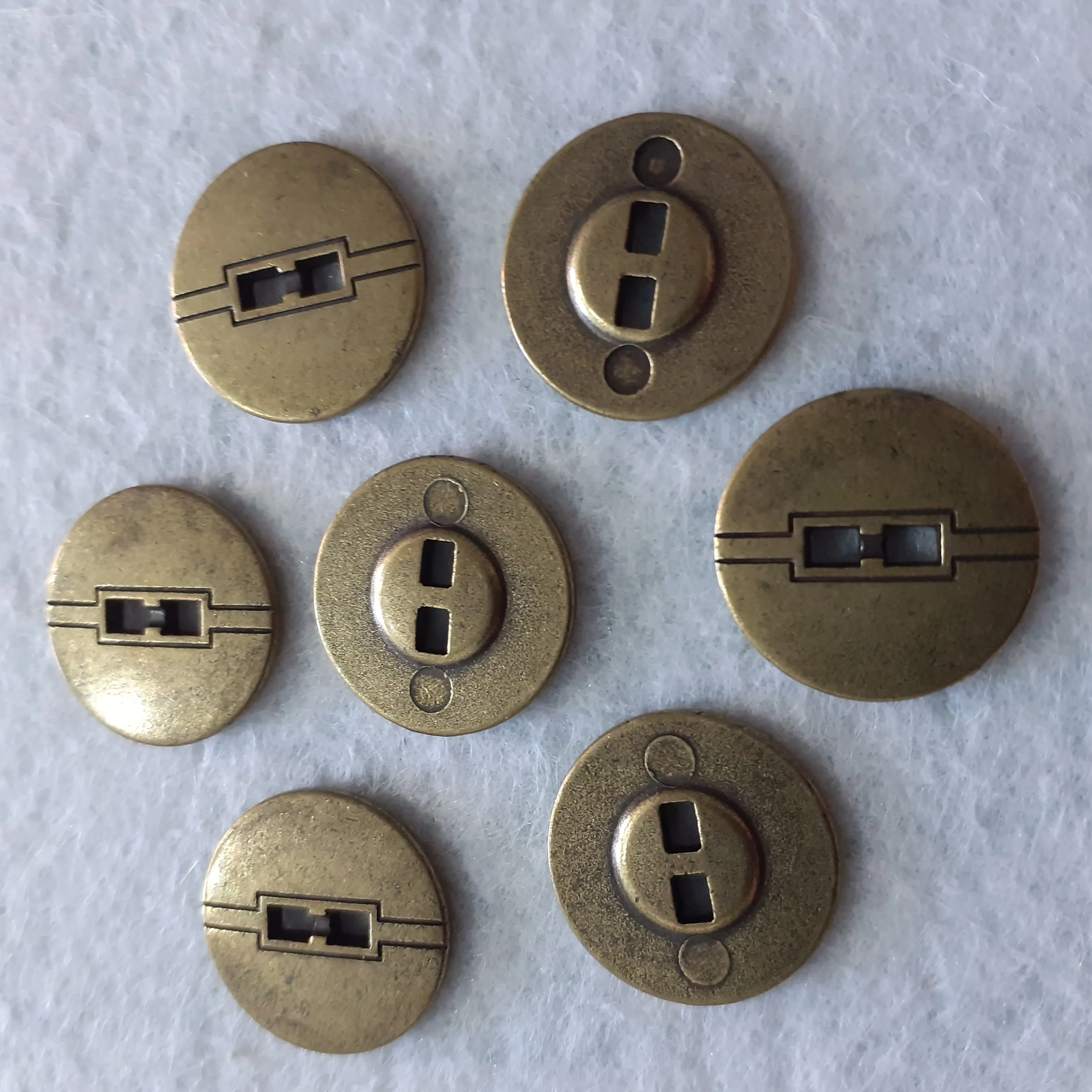 Nasturi de metal image