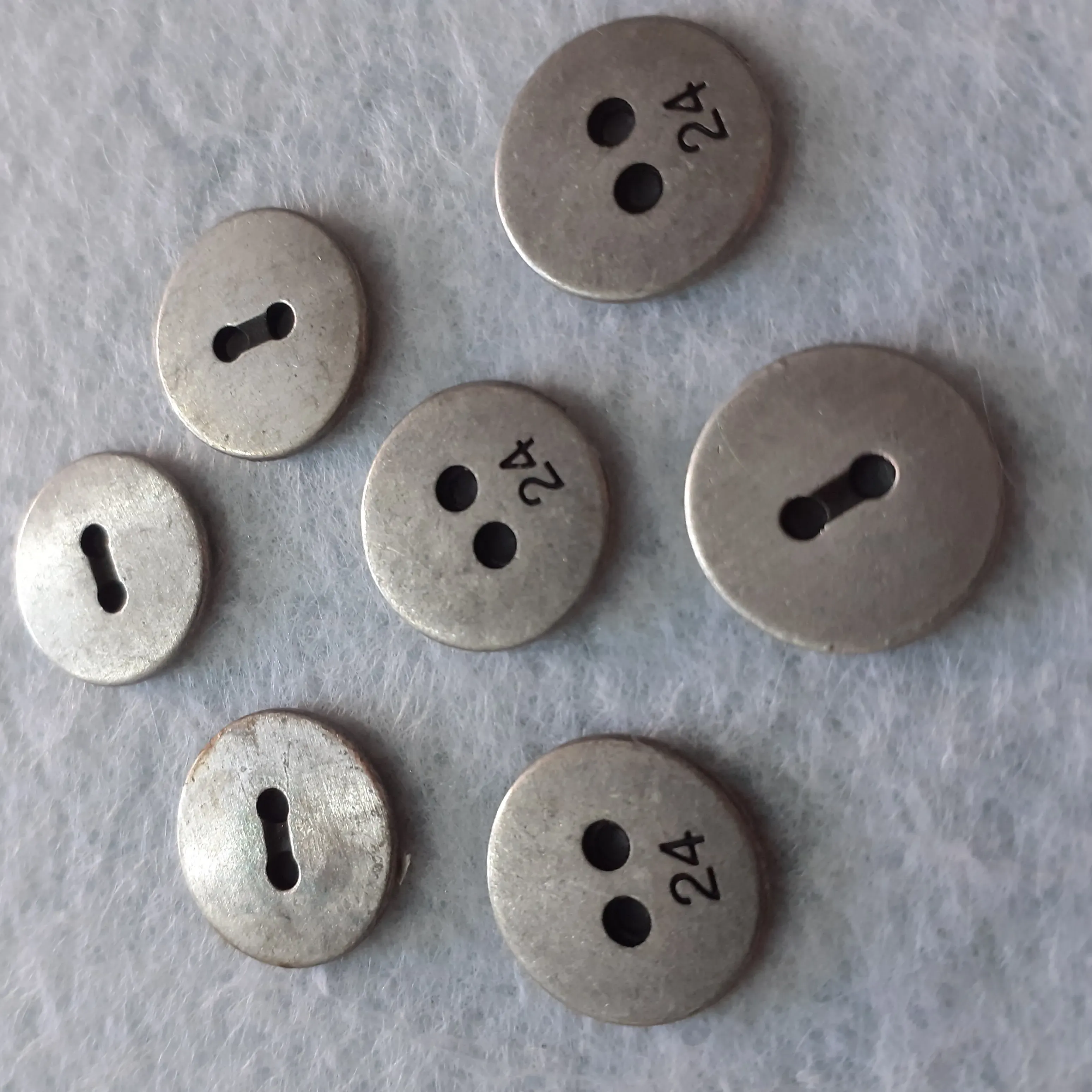 Nasturi de metal image