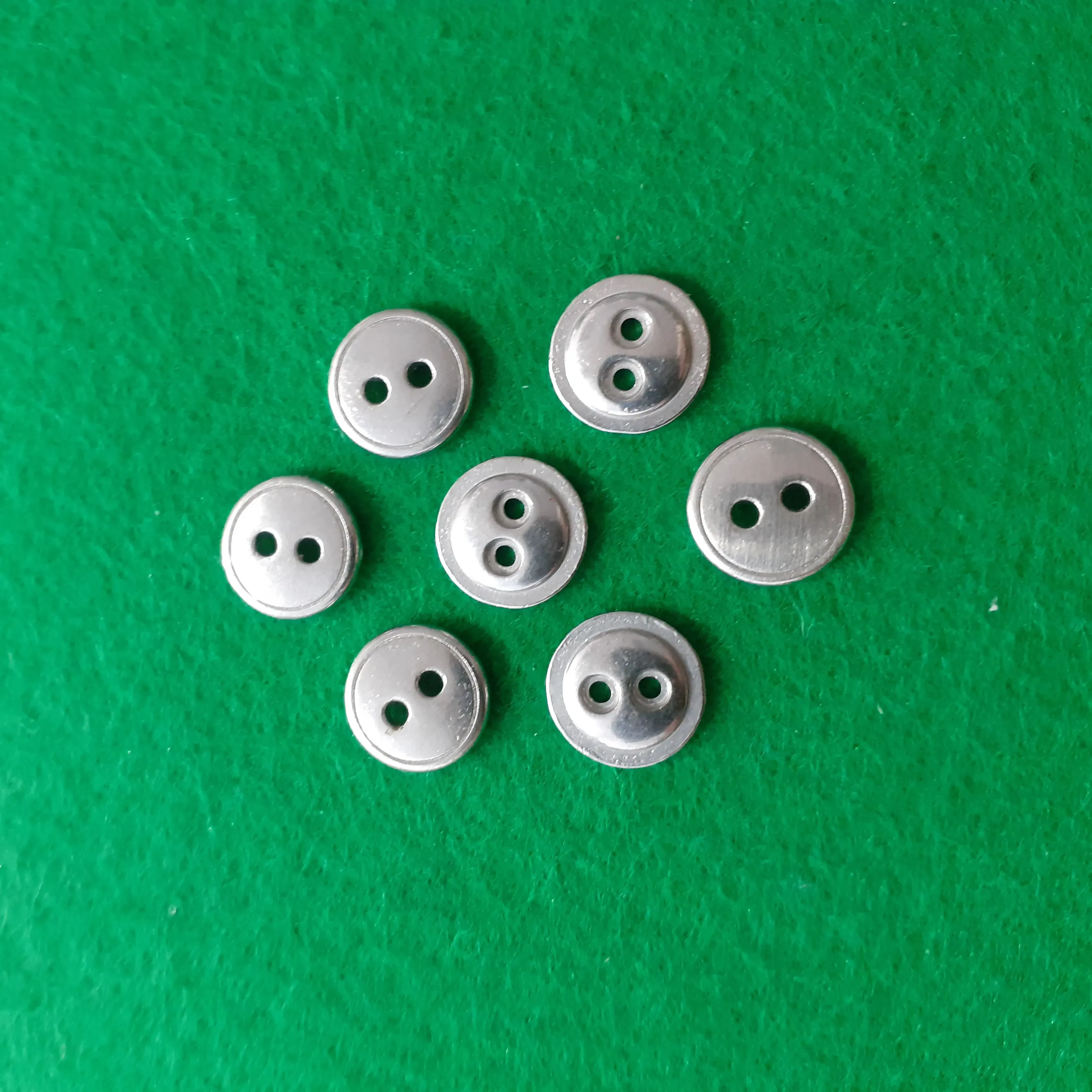 Nasturi de metal image