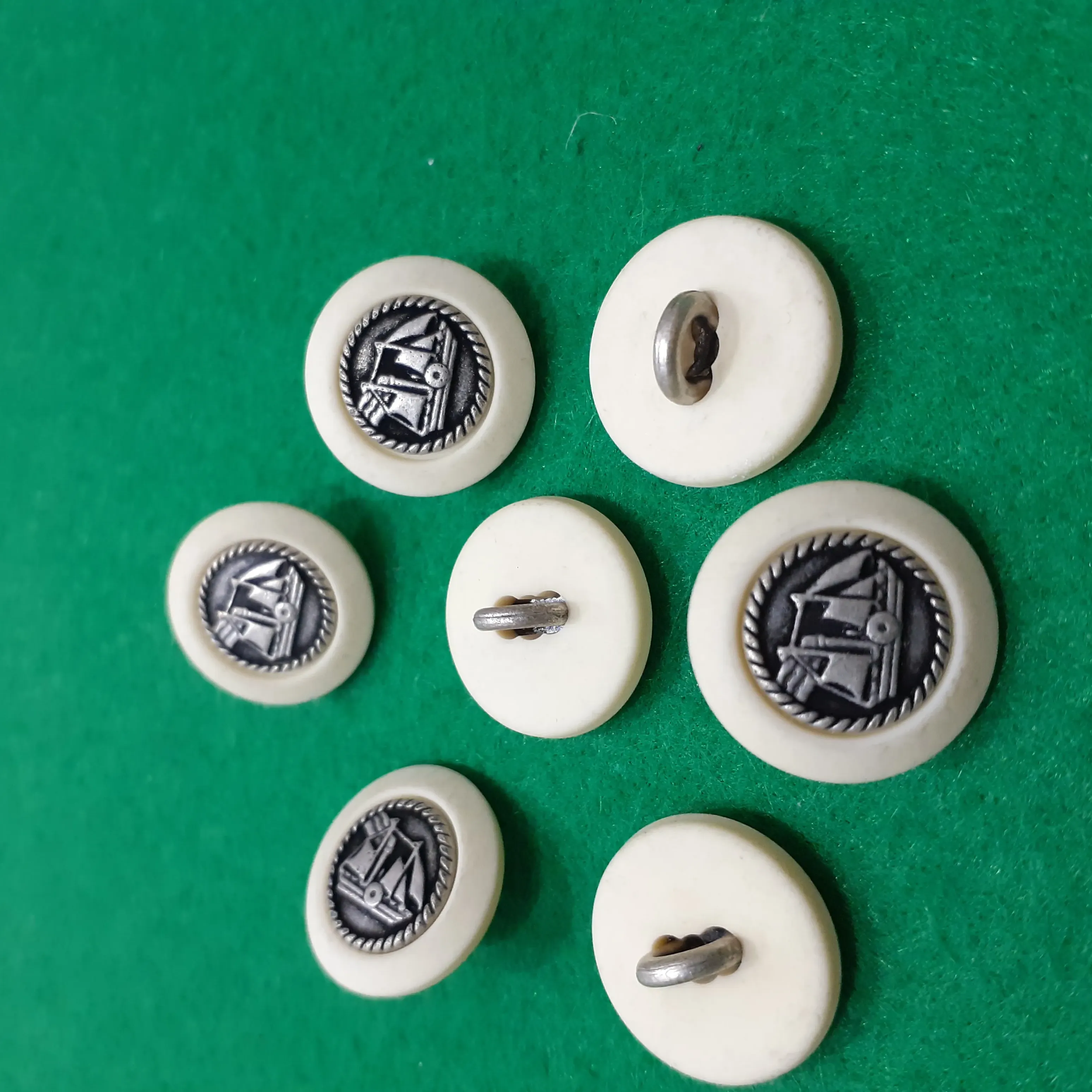 Nasturi de metal image