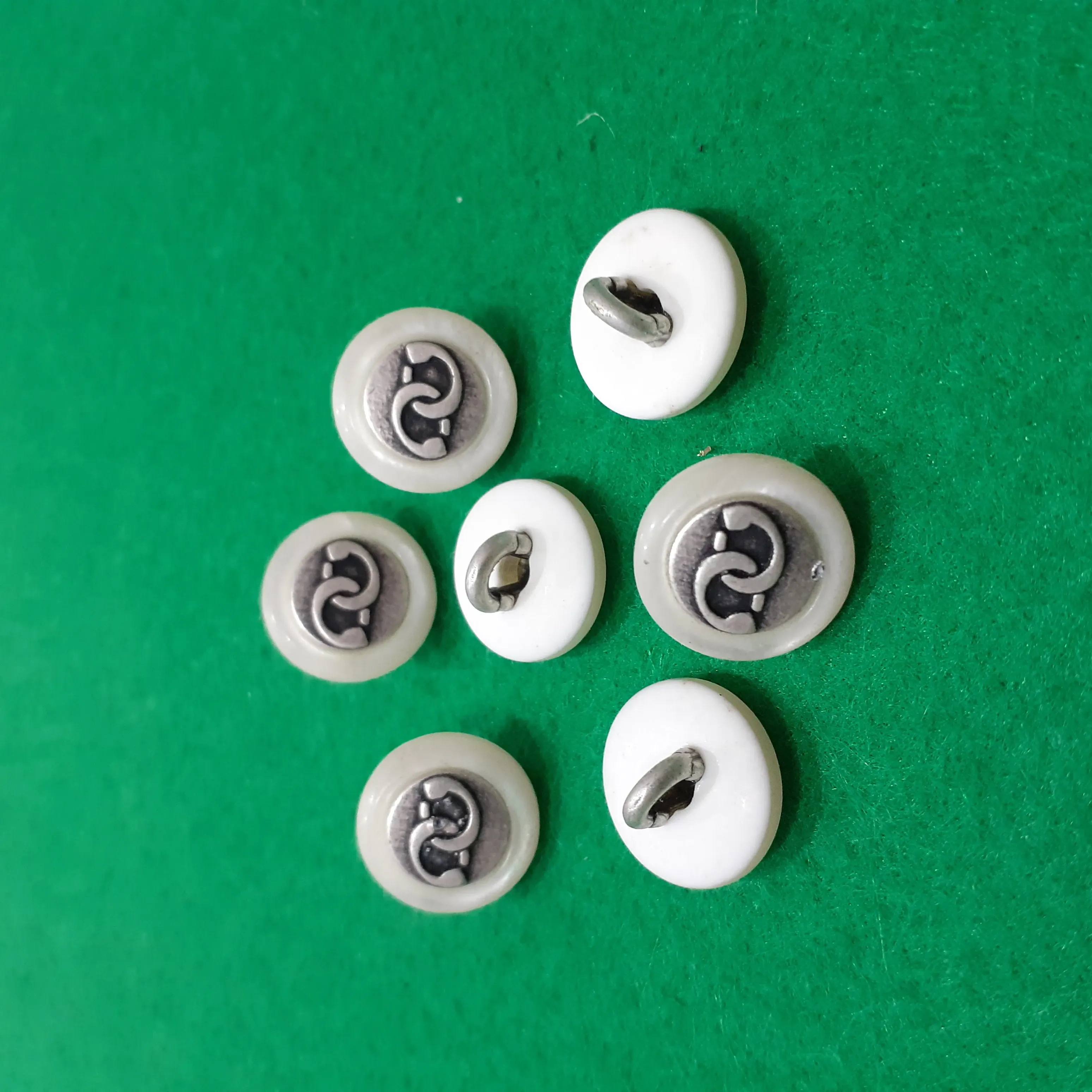 Nasturi de metal image