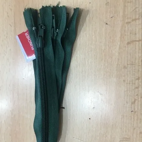 Fermoar plastic pantaloni image