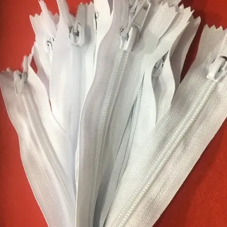 Fermoar plastic pantaloni image